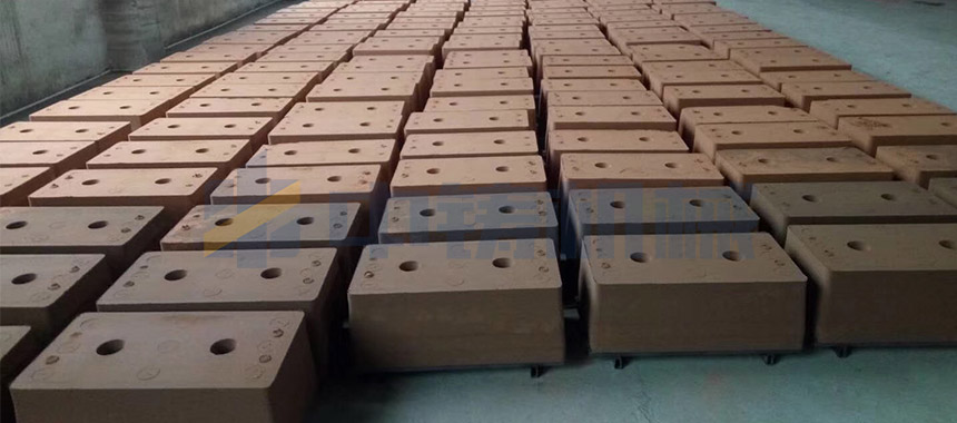 自動造型機使用紅砂來造型，做出來的產(chǎn)品也是非常美觀的