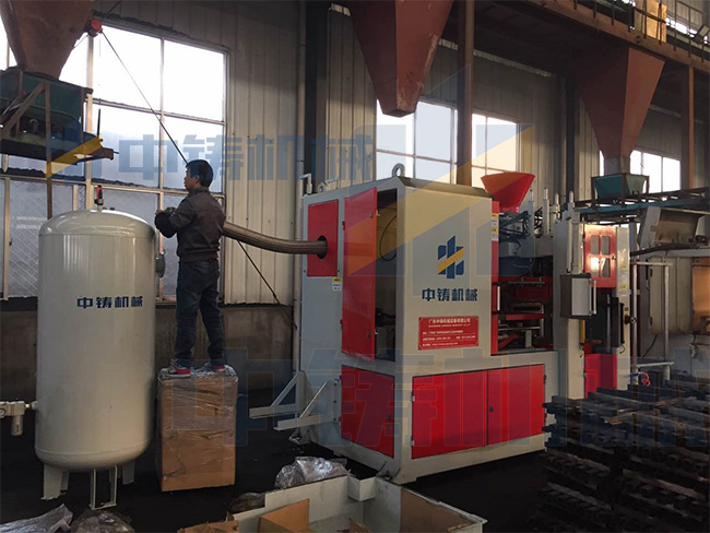 鑄造機械.jpg 鑄造機械.jpg